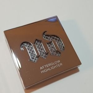 Urban Decay Afterglow 8 Hour Highlighter in Aura